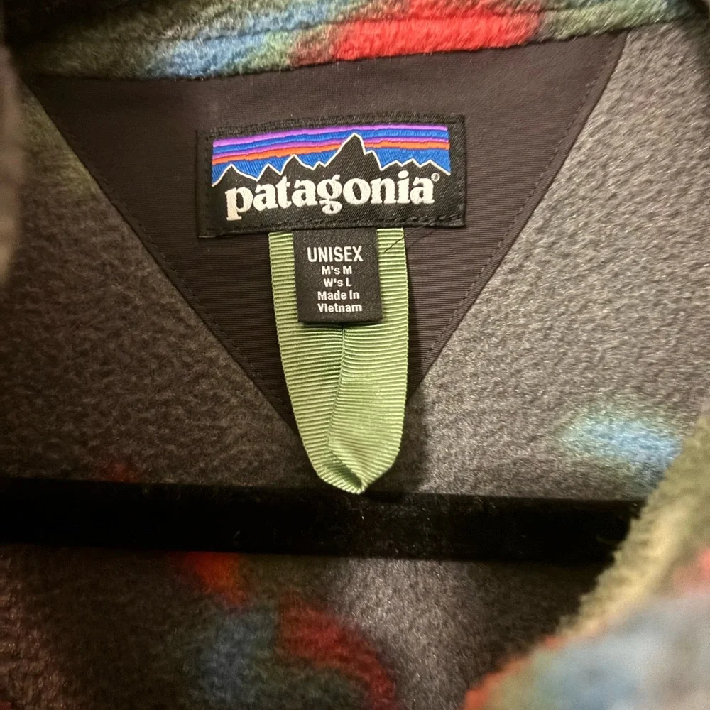 Patagonia Colorful Patterned Zip-Up Sweater - Picture 4 of 4